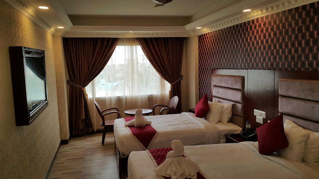 Hyders Park The Business Hotel Thanjavur Buitenkant foto